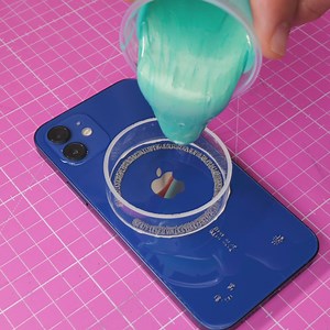 8.9K views · 32 reactions | Coque de téléphone magnétique DIY en silicone | Brico Famille | Facebook