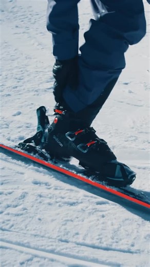The showpiece set to redefine alpine skiing ⚡ A perfect harmony of performance and comfort, crafted for those who ski with instinct and purpose. Its liner works unseen, ensuring agility and ease while letting your skiing take centre stage. The new design captures the essence of movement, turning every descent into light.💡 📸 @ludochauchaix #justboots #allmountain #freeride | Lange