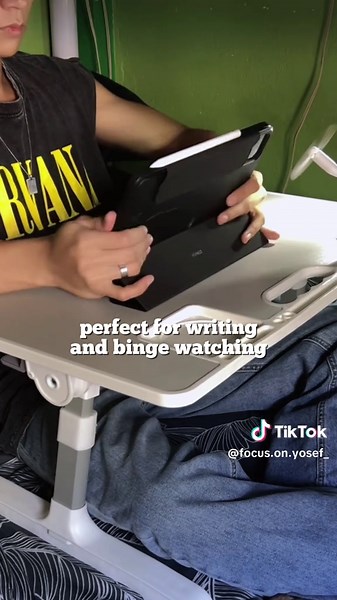 lazy bed table na perfect for students, reviewees at sa lahat ng mga tamad bumangon🥰✨ #table #foldabletable #aesthetic #aesthetictable #bedtable #adjustable #student #review #studytable