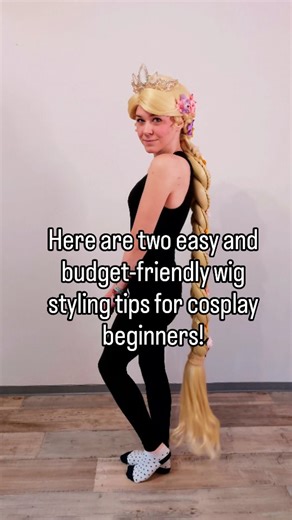 Ashley_Cosplay on Instagram: "Let me know if you would like a few more of those tips 👀 Cosplay is really expensive, especially for wig styling sooo many stuff is needed! But you don't have to buy everything right away - or ever, I still own no steamer, because I don't need one 🙂‍↔️ 😅 Just use a bit of ✨️creativity✨️ ❗️pls do not pour boiling water onto your head to form curls or for wathever reson (just saying this, because I now people got crazy ideas) • • • #wigstyling #cosplaywig #cosplayt