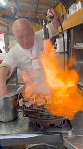 🍽 全力大将のマグロ炙り Powerful Owner’s Fire Tuna 🏠 居酒屋 とよ ：Izakaya Toyo 🚃 京橋駅：Kyobashi station 💴 マグロのホホ肉の炙り(800円)：Fire Tuna Cheek Meat ($5) 💴 大トロ盛り (3,200円)：Large fatty tuna platter ($20) 📍〒534-0024 大阪府大阪市都島区東野田町３丁目２−２６ (3 Chome-2-26 Higashinodamachi, Miyakojima-ku, Osaka, Osaka Prefecture 534-0024, Japan) #マグロ #tuna #sashimi #刺身 #居酒屋 | Mogumogu