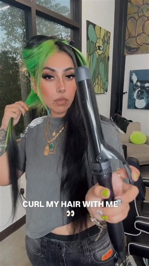 BRAIDS & STYLING on Instagram: "WATCH HOW I DO BEACH WAVES ON MYSELF👀😅🙏🏽 The fast and lazy way I do it 🤣 #hairstyles #hairtutorials #beachwaveshair"