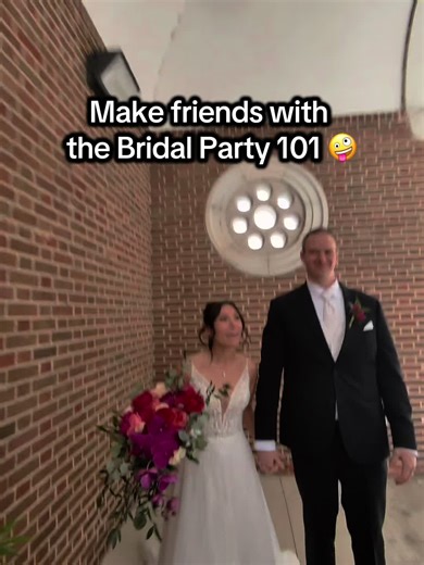 Capturing Fun Moments with the Bridal Party at Weddings