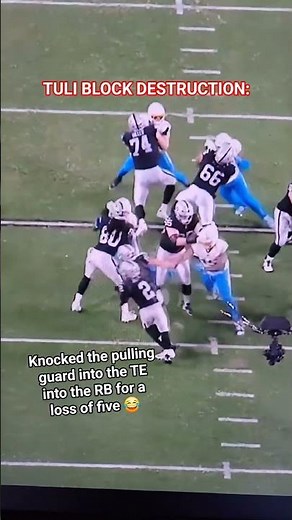 #Chargers EDGE Tuli Tuipulotu with one of the craziest block destruction plays ever vs the #Raiders