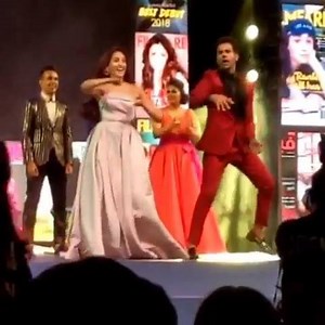 Nora Fatehi and Rajkumar Rao set the stage ablaze as they groove to their popular song at the first anniversary celebration of Filmfare Middle East! Check it out | Nevanta