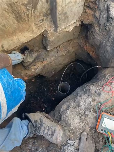 🎥 EFFECTIVE EARTHING – LOW RESISTANCE, HIGH SAFETY! ⚡ Watch how we bury our grounding system the right way! ✅ Deep earth rod installation ✅ Proper soil treatment ✅ Testing for