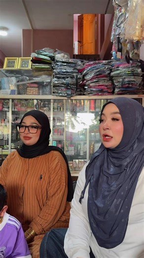 Bahut Pyar Karte Hai - Female Version - Anuradha Paudwal ပါဝင်သည့် Ma Ma Tae Os (@ma.ma.tae.os) ၏ ဗီဒီယိုများ