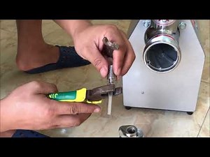 How to install household manual animal feed pellet machine/hand poultry fish feed extruder machine