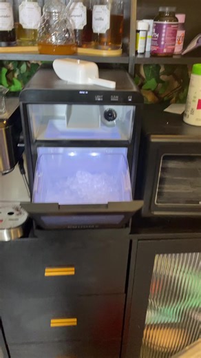 Shellie (@shelliesanders)’s videos with original sound - Shellie