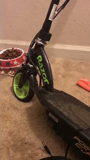 how to charge the razor elecric scooter