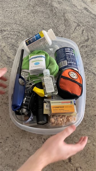 11K views · 20 reactions | Extreme weather events are becoming more common, this is your sign to pack a kit to keep your family prepared for all situations. #emergency #disasterprep #stormkit #preparation | Duracell | Facebook
