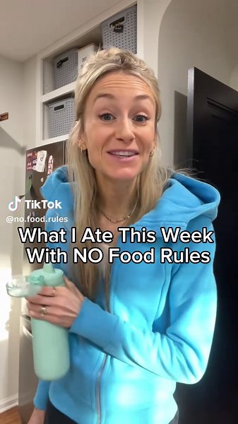 Join my free weekly recipe club to get recipes & no food rules tips to your inbox each week- the link is in my bio! . PS. Can you tell I was in a very festive St. Patty's day mood?! 🤪