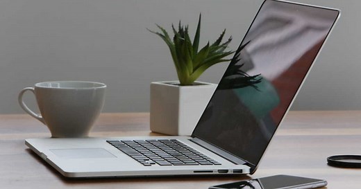 Mon ordinateur ne s’éteint plus : comment forcer l’arrêt ?