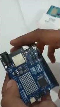 Arduino r4 wifi .