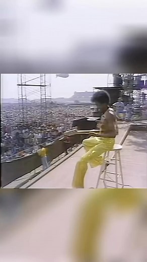 One Minute Bass | Verdine White bass solo (1974) #repost @bart_funk_bass #oneminutebass | Instagram