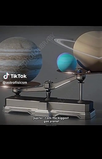 Descubre el Planeta HD 100546 b en el Espacio