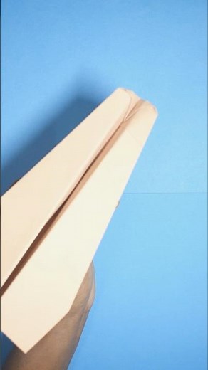 This Paper Plane Fly So Far