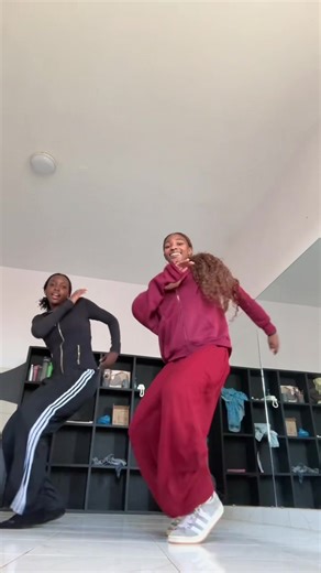 DC: @D Y ft: @𝐑𝐎𝐊𝐇𝐀𝐘𝐀 ❤️ #pourtoi#fyp#dance#tiktokfrance