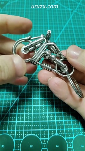 Handmade Stainless Steel Wire Motorcycle Keychain Display #motorcyclekeychain #steelwire #handmade