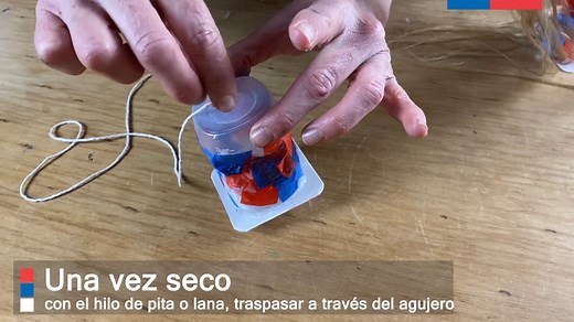 ¿Cómo hacer un emboque con material reciclado? Motivemos la creatividad y talentos manuales de niños y niñas con este tutorial para realizar un clásico emboque con materiales reciclados que nos comparten nuestros amigos de Elige Vivir Sano Aprovechemos de jugar durante estas Fiestas Patrias y #FondéateEnTuCasa. | FOSIS Chile