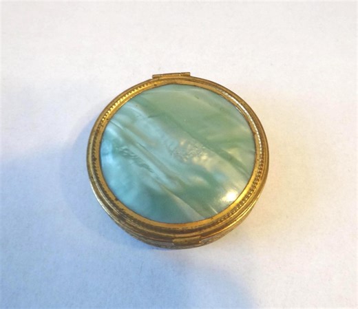 Marbleized Green and Brass Compact With Mirror & Screen, No Powder or Puff, Unmarked, 2.25 In. Diameter, Upcycle Make-up, Made in USA - Etsy