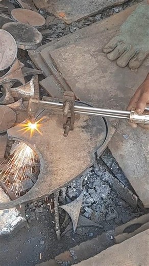 Expert Metalworker with Shares Top Tips for Perfect Circle Cutting | Gas Cutting with oxy fuel Torch