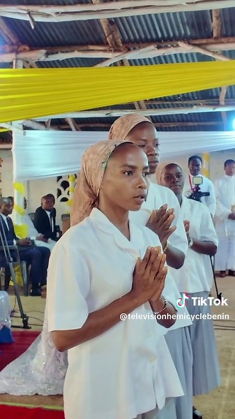Consécration de 4 sœurs à l'église Catholique de Koutongbé #pourtoi #anbenin #catholic #soeurs
