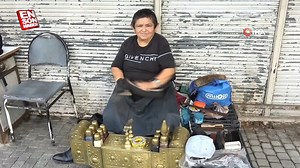 1.1M views · 38K reactions | Bursa'da bir metre 15 santim boyundaki ayakkabı boyacısı 49 yıldır hiç ara vermeden çalışıyor | Ensonhaber | Facebook