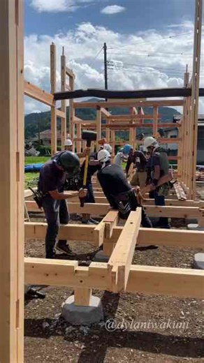 Building a house to last for centuries with traditional methods