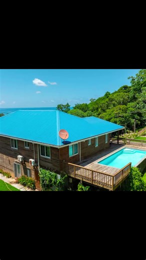 https://www.flexmls.com/share/DYmh6/5-Bedroom-Home-Close-to-Camp-Bay-Beach,-Roatan,- FOR SALE! 5 bedroom house close to Camp Bay beach! #awesome #roatan🌴🇭🇳 #roatanhonduras #invest #roatanrealestate buy aimeeroatanlife