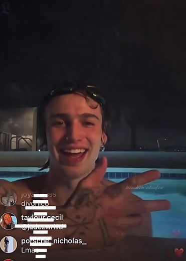 Hilarious Hot Tub Mishap with Vinnie Hacker on Insta Live