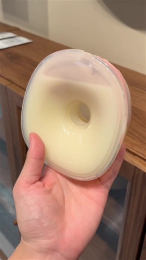 Full priced MomMed S21 pros HURTS 🥲🥲 don’t be like me. Grab yours while they’re still actually on sale this holiday season! #wearablepumps#pumpingmom#pumpingjourney#pumpinghack#exclusivelypumping