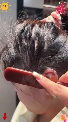 Folding comb, a must-have for going out! Super cheap and affordable folding comb.