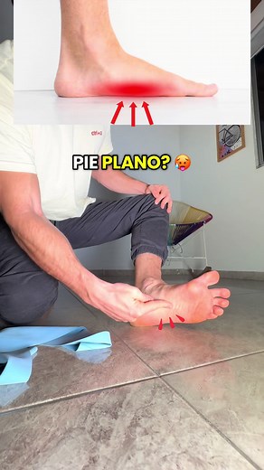 Fortalecer la musculatura intrínseca del pie, como el abductor del hallux, flexor corto de los dedos e interóseos, ayuda a sostener el arco plantar desde dentro. Al activarse junto a la fascia plantar y el tibial posterior, mejoran la estabilidad del mediopié. La constancia permite que el arco gane altura progresivamente. #pieplano #fascitis #fascitisplantar #dolordepie #metatarsalgia