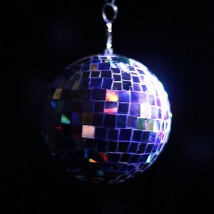 517K views · 8.6K reactions | DIY disco ball. I'm definitely doing this for my next party! bit.ly/2ddNUDB | 5-Minute Crafts | Facebook