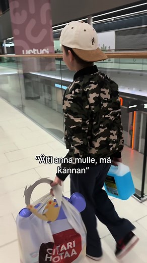 Koht oon pulas ku tytöt alkaa pyörii mun herrasmiesten ympäril 😌🤠 #mamaheidianita #herrasmies #veturi #suomitiktok