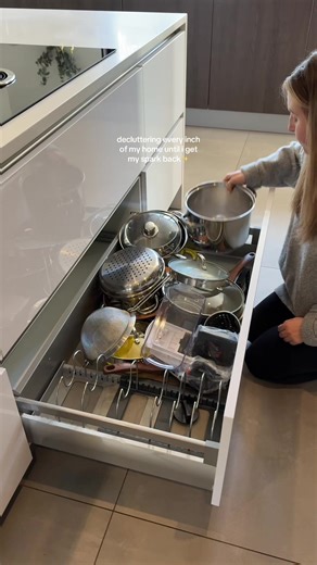 Organizing Your Pots and Pans Cupboard: Decluttering Tips