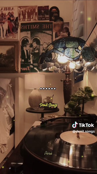 Prometimos no llorar ♥️🥺#prometimosnollorar #prometimosnollorar🍻🎶🖤🥺 #promesas #letrasdecanciones #palitoortega #lalalalla #fyp #fpy #baladasdelrecuerdo #baladasromanticas #baladasromanticas♥️♥️♥️ #80s #baladasenespañol #prometimosnollorar🍻🎶🖤💔😭 #prometimos #fonografo #letrasbonitas #letrasdemúsicas #llorar #sinllorss😪😔 #promesasdedios