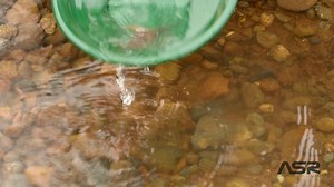 Watch Trapping Gold - 5pc Beginner Gold Panning Kit on Amazon Live