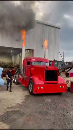 Kenworth W900L Race Truck owner: Jean-Luc Bosse ig: @jeanluc.bosse tt: @mindnighttruckparts Team # 08 BOSSÉ fb: Team # 08 BOSSÉ #TURBOKING | TURBO KING