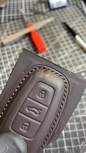 73K views · 294 reactions | Making Audi key case #asmr #leathercraft #handcraft #bifoldwallet #asmrsounds #minimalist #madeinusa #wallet #willowcraftgoods #belt #handmade #wallet #asmrcraft #leather #orramanleather #leathergoods #workshop #willowcraftleather #edc #jointheclan | Emi Jinna | Facebook