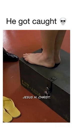 Kome clips on Instagram: "Follow us @komeclips for more A JELLY DOUGHNUT?? 🎥 full metal jacket: During the Vietnam War, Marine recruits endure brutal boot camp under the relentless Gunnery Sergeant Hartman. Joker, a sharp-witted recruit, watches a fellow recruit’s mental unraveling with tragic results. Deployed as a combat correspondent, Joker then faces the chaos and moral complexities of the Tet Offensive and the Battle of Huế./ ST. 📺 watch on: prime video, hbo max, Apple TV #explorepage #ex