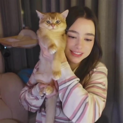 Dasha Taran's Adorable Moments from Yesterday's Livestream