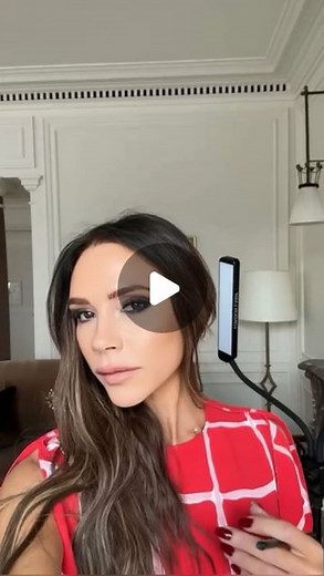Victoria Beckham Beauty on Instagram: "My #VBBMuse community has inspired me to modernize my smoky eye once again! This time I chose to go with 2 different looks using the newest shade of Satin Kajal Liner…Surfside  Which side do you prefer? Stay tuned for a full product breakdown! xx VB"