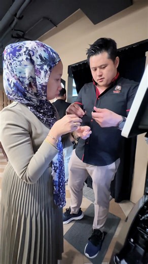 Another day, another coffee corner installed! ☕ We delivered a new Cupffee machine, taught our customer how easy it is to use, and of course — enjoyed a round of fresh coffee tasting together! ❤️ Simple setup, great coffee, happy customers. #Cupffee #CoffeeExperience #MalaysiaCoffee #cupffee.my #cupffee #cupffeemalaysia #coffeebeans #arabica #coffeemachine #latteart #baristacoffee | Cupffee | Facebook