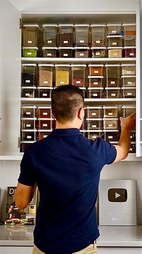 🔥 Meet the KING of all spices — UMAMI POWDER 👑✨ Once you make this, you’ll sprinkle it on literally everything. It’s packed with savoury depth, quick to make, and turns any dish into a flavour bomb 💥🤤 👇 RECIPE (save this!) INGREDIENTS: • 1/2 cup salt • 1 tbsp garlic powder • 2 tbsp onion powder • 1 tbsp gochugaru • 2 tbsp peppercorn mix • 20g dried shiitake • 3g dried kombu DIRECTIONS: Blend everything in a high-powered blender until powdered. Store airtight for months. Enjoy on noodles, ve