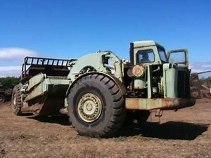 Euclid Ts-24 twin engined 2 stroke scraper working with some Vickers Vigor`s.