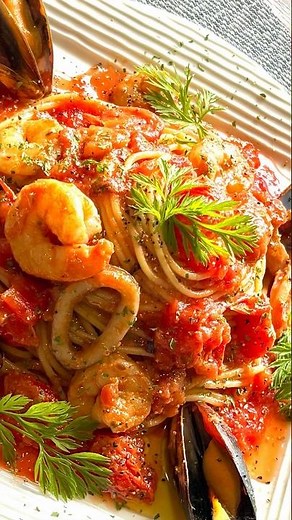 ごちそうパスタ😊!!!【 ペスカトーレ 】簡単で魚介がうまい!