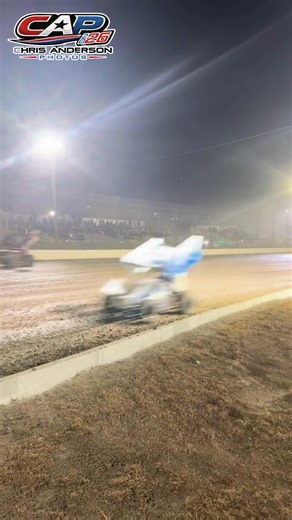 410's are scootin tonight at Volusia Speedway Park #dirttrack #sprintcar #sprintcarracing Content provided by Chris Anderson Photos | Pit Road Network