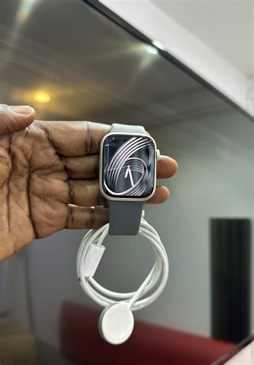 Descriptions:Apple Watch Series-8 (45mm)Cellular GPS Conditions:Slightly used from the UK 🇬🇧 very neat Price:Ghc2,900 Contacts:For purchases and enquiries kindly call/text us on - 📞 0555 678 512 Location:Circle Odo Rice📍 Walk-Ins & Nationwide Delivery 🚚 #creatorsearchinsights #series8 #applewatchhub #apple #watch